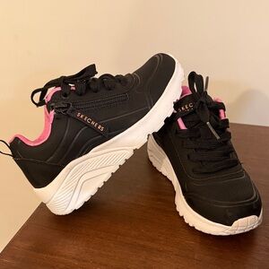 Skechers Kids Black & Pink Sneakers Shoes Memory Foam, Size 12.5 NWOT